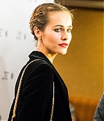 isabellucasfancom_publicappearances_016.jpg