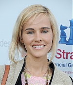 isabellucasfancom_publicappearances_079.jpg