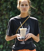 isabellucasfancom_candids_004.jpg