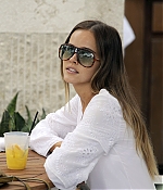 isabellucasfancom_candids_009.jpg