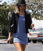 isabellucasfancom_candids_010.jpg