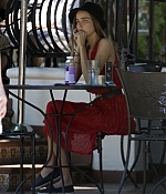 isabellucasfancom_candids_010.jpg