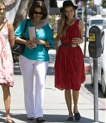 isabellucasfancom_candids_017.jpg