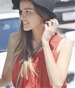 isabellucasfancom_candids_031.jpg