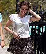 isabellucasfancom_candids_029.jpg