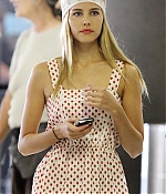 isabellucasfancom_candids_030.jpg