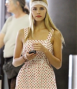 isabellucasfancom_candids_031.jpg