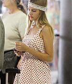 isabellucasfancom_candids_034.jpg