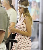 isabellucasfancom_candids_035.jpg