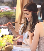 isabellucasfancom_candids_035.jpg