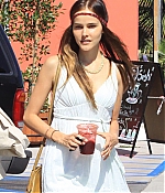 isabellucasfancom_candids_045.jpg