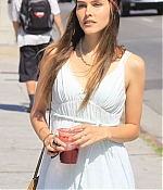 isabellucasfancom_candids_058.jpg