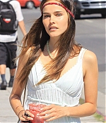 isabellucasfancom_candids_062.jpg