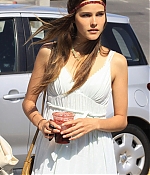 isabellucasfancom_candids_076.jpg