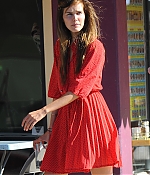 isabellucasfancom_candids_016.jpg