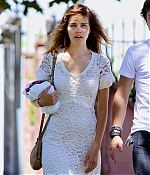 isabellucasfancom_candids_001.jpg