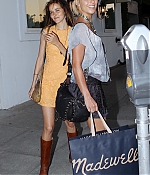 isabellucasfancom_candids_007.jpg