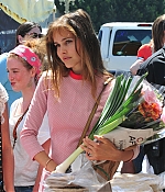 isabellucasfancom_candids_063.jpg