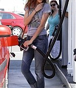 isabellucasfancom_candids_023.jpg