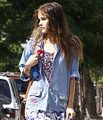 isabellucasfancom_candids_036.jpg