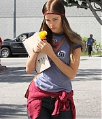 isabellucasfancom_candids_006.jpg