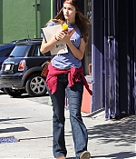 isabellucasfancom_candids_007.jpg