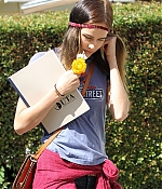 isabellucasfancom_candids_013.jpg