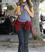 isabellucasfancom_candids_015.jpg