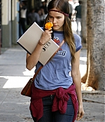 isabellucasfancom_candids_018.jpg