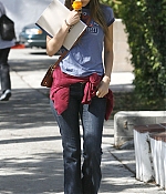 isabellucasfancom_candids_021.jpg