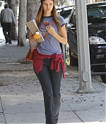 isabellucasfancom_candids_034.jpg