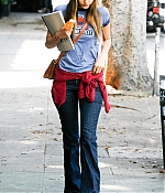 isabellucasfancom_candids_050.jpg