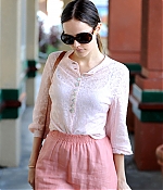 isabellucasfancom_candids_030.jpg