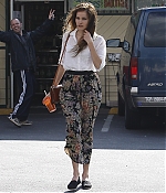 isabellucasfancom_candids_057.jpg