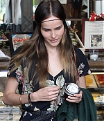 isabellucasfancom_candids_011.jpg