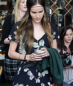 isabellucasfancom_candids_014.jpg