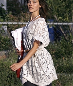 isabellucasfancom_candids_034.jpg