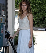 isabellucasfancom_candids_002.jpg