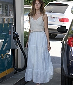 isabellucasfancom_candids_017.jpg