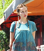 isabellucasfancom_candids_018.jpg