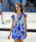 isabellucasfancom_candids_034.jpg