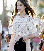 isabellucasfancom_candids_023.jpg