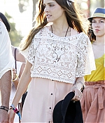 isabellucasfancom_candids_026.jpg