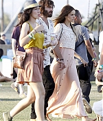 isabellucasfancom_candids_031.jpg