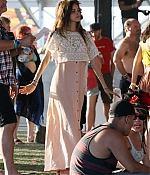 isabellucasfancom_candids_046.jpg