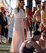 isabellucasfancom_candids_047.jpg