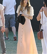 isabellucasfancom_candids_052.jpg