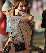 isabellucasfancom_candids_072.jpg