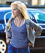 isabellucasfancom_candids_004.jpg