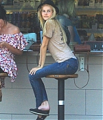 isabellucasfancom_candids_019.jpg